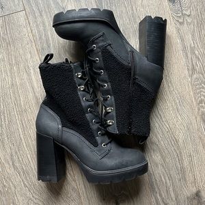 High heel boot